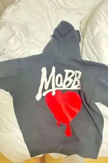 MOBB 후드티