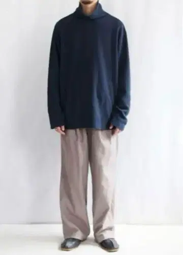 CONFECT [UpcycleLino] 트위스트 W 페이스 하이넥