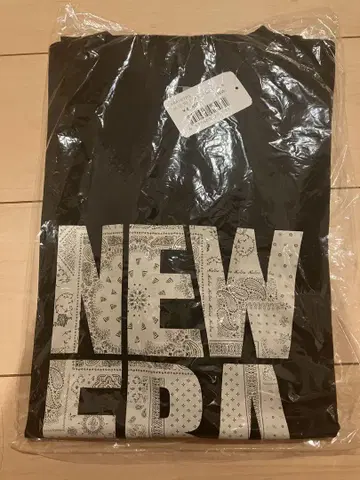뉴에라 티셔츠 블랙 미사용 새상품