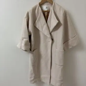 C+ 베이지 체스터 코트
