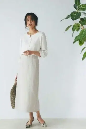 리브 드로와 풀 달 스트레이트 스커트 그레이지