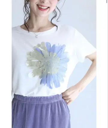 CAWAII 카와이이 한 송이 꽃 티셔츠 상의 반팔 꽃무늬 어른 세련된