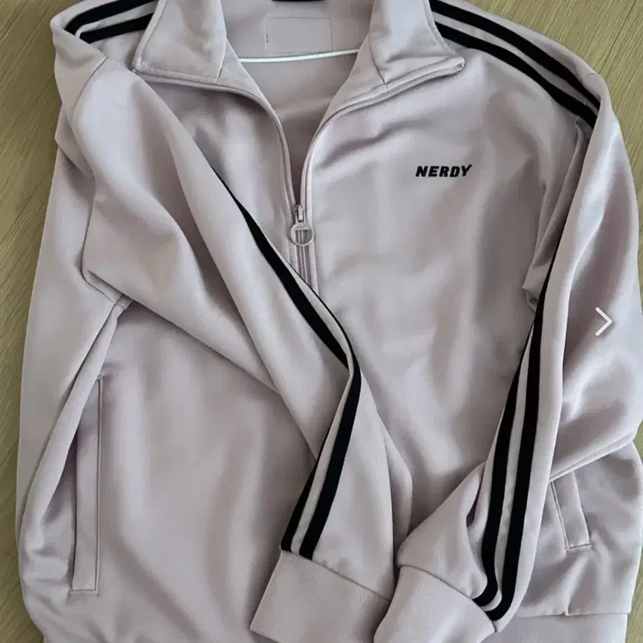 ☆NERDY☆ Women's NY Track Top White NERDY | 널디 Nuldi ny Track Top White S on Bunjang Global Site.