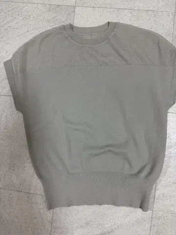 PLST 시어 컷 티셔츠