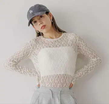 컷 레이스 롱 슬리브