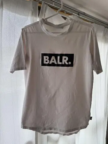 BALR. 화이트 티셔츠 S 사이즈