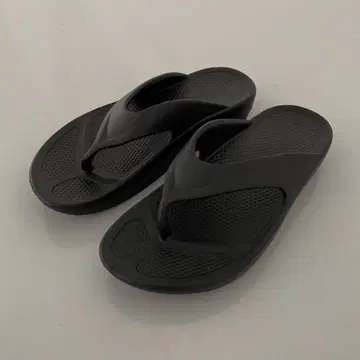 Didot.showroom 샌들