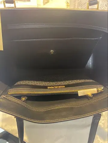 Michael Kors 네이비 핸드백