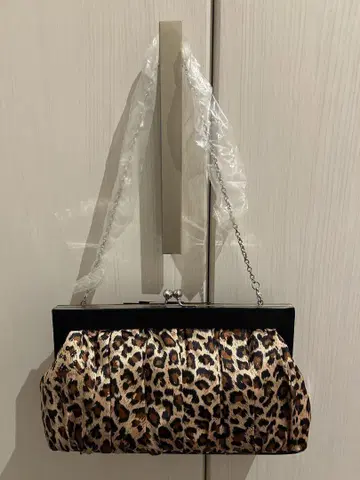 클러치백 레오파드 무늬