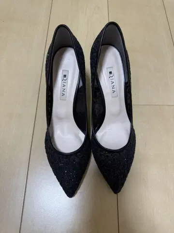DIANA 블랙 하이힐 펌프스