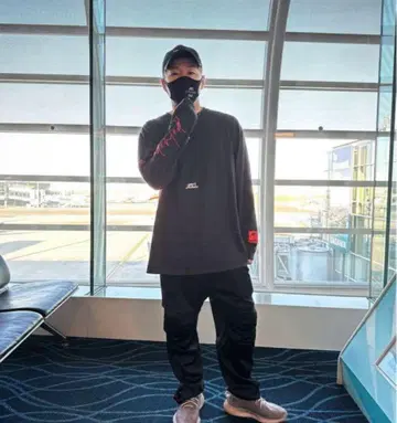 타케타카 UPD'T 롱 T 블랙
