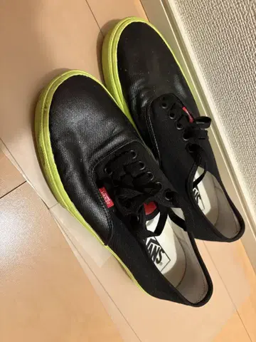 VANS WHIMSY 블랙/옐로우 그린 스니커즈 26cm