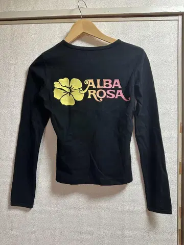 ALBA ROSA 블랙 긴팔 티셔츠