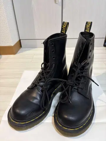 Dr.martens 마틴 8홀 레이스업 부츠