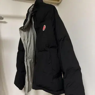 블랙 다운 자켓 그레이 안쪽