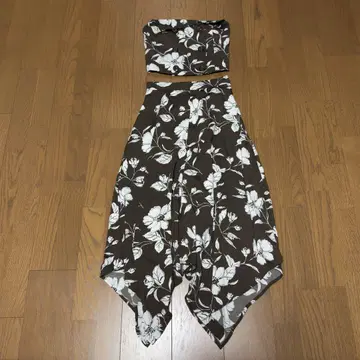 rienda 리엔다 뷔스티에 SET Flower 플레어 스커트