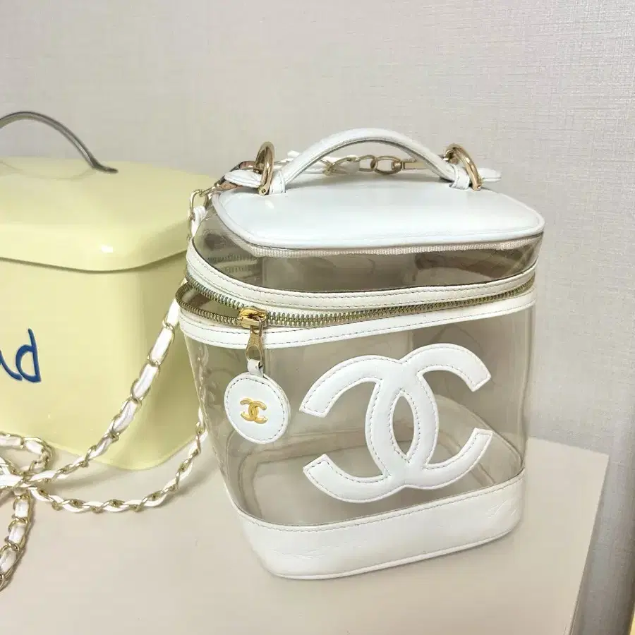CHANEL ブラック レザー フラットシューズ ほぼ新品】CHANEL 黒 バレエシューズ フラットシューズ