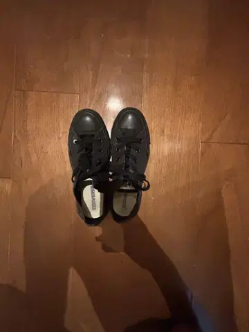 컨버스 블랙 스니커즈
