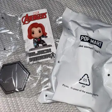 POP MART 블랙 위도우 피규어