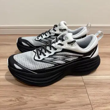 Hoka one one 호카 오네오네 BONDI 8 TS CAGED