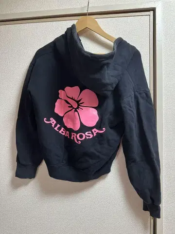 알바 로사 후드티