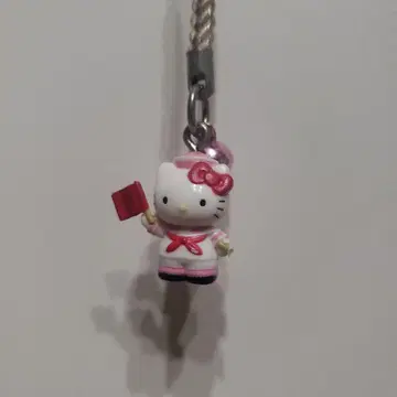 헬로키티 스트랩 빨간색 깃발