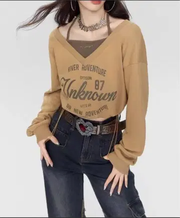 V 넥 크롭 탑 베이지