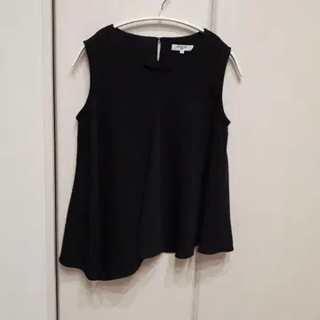 NATURAL BEAUTY BASIC 블랙 슬리브리스 탑 A 라인