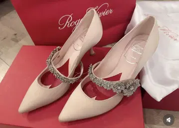 Roger Vivier 비쥬 장식 펌프스 베이지