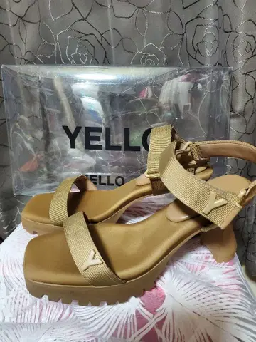 미사용 YELLO 베이지 샌들 힐 8cm 2XL(26.5cm)