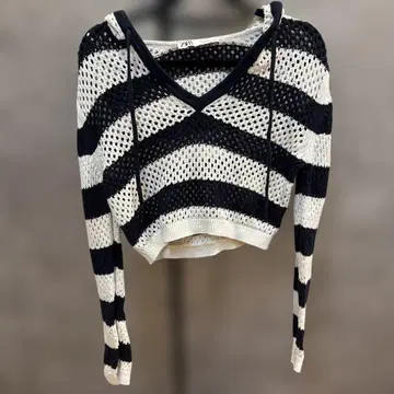 ZARA 후드 부착 크롭 스웨터 USA S 블랙과 화이트 스트라이프