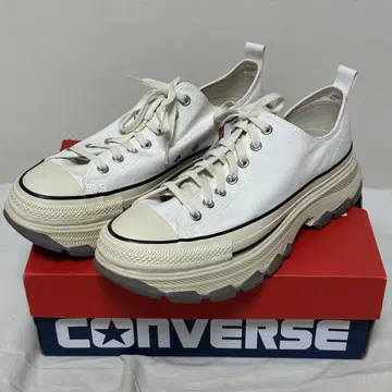 CONVERSE 화이트 스니커즈