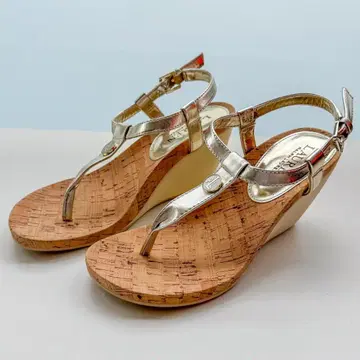 RALPH LAUREN Naris 샌들 23cm 골드