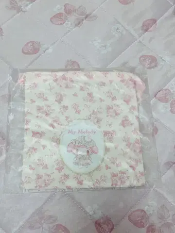 미개봉 새상품 산리오 화이트 딸기 티타임 복조리
