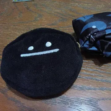 블랙 프라이데이 디자인 프리 파우치