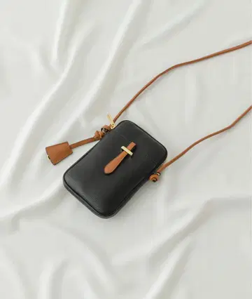 새상품 RODE SKO 로데스코 참이 달린 멀티 숄더 백 스마트폰
