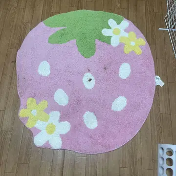 마더 가든 이치고형 러그 핑크