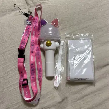 ME:I 미아이 공식 응원봉 스트랩 점등 확인 완료