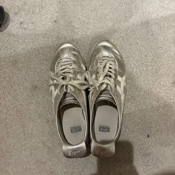 오니츠카타이거 실버