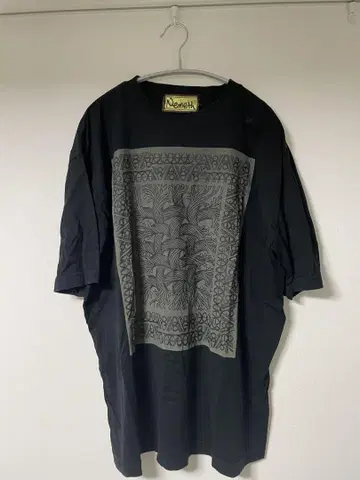 네메스 티셔츠
