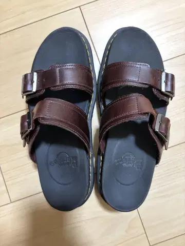 닥터마틴 남성용 샌들