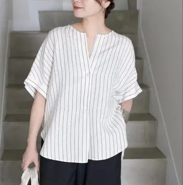저널 스탠다드 레이온 린넨 노카라 블라우스