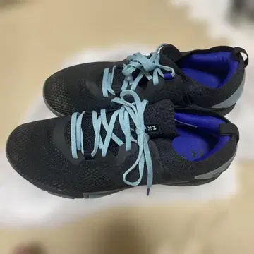 Under Armour 스니커즈 트라이 베이스 레인