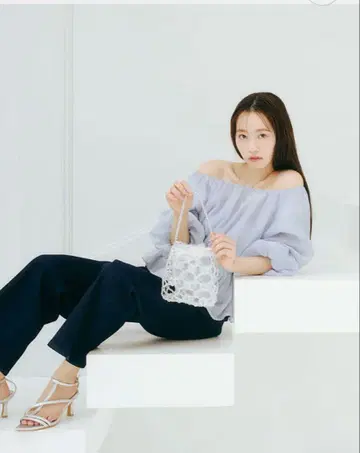프로포션 바디 드레싱 블라우스