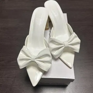 NICE CLAUP 리본 포인트 샌들 화이트 M 사이즈