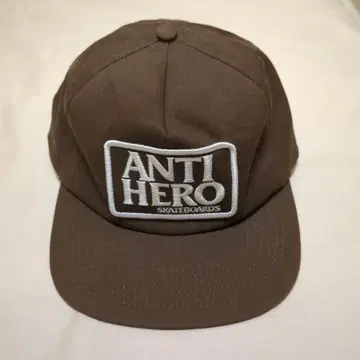 ANTI HERO 안티 히어로 캡 브라운
