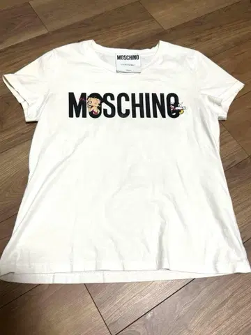 모스키노 티셔츠 베티