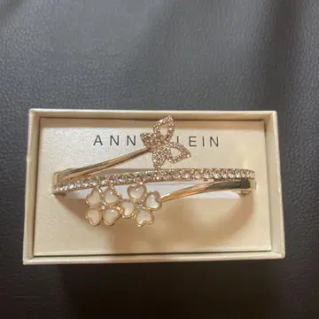 ANNE KLEIN 버터플라이와 꽃 뱅글