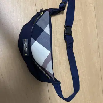 BLUE LABEL CRESTBRIDGE 바디백 네이비