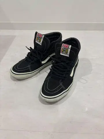 반스 블랙 미들 컷
